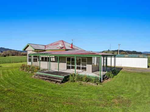 101 Foster Road, Taneatua