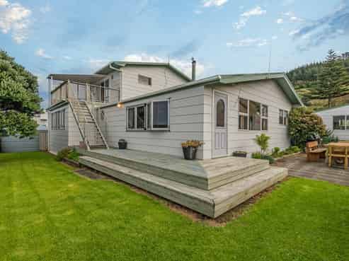 69 Akitio Esplanade, Pongaroa