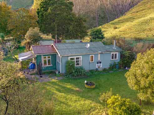 37 Creek Road, Mangamahu