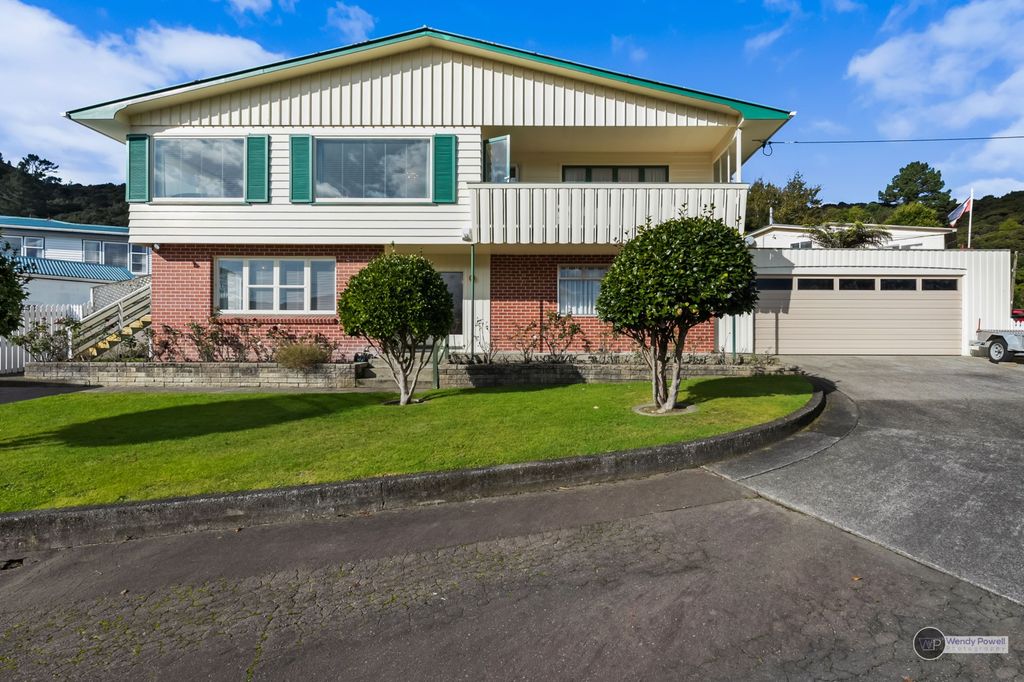Sold 33 James Grove, Stokes Valley realestate.co.nz