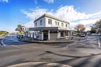 Split risk investment in Papakura CBD