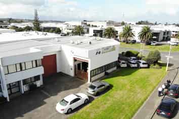 Prime industrial corner site in the heart of Wiri 