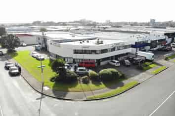 Prime industrial corner site in the heart of Wiri 