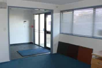 Prime industrial corner site in the heart of Wiri