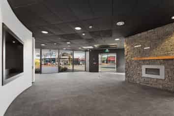 High-Visibility Retail/Office Space