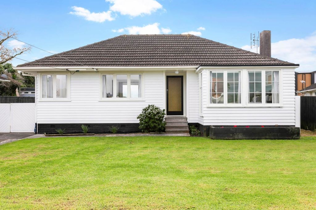 Sold 28 Harbour View Road, Te Atatu Peninsula realestate.co.nz