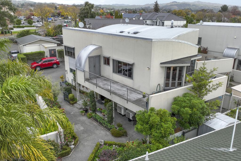 Sold 4/19 Havelock Road, Havelock North realestate.co.nz