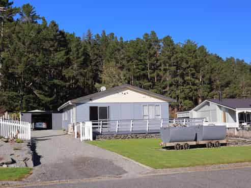 2 Mawhera Street, Dobson