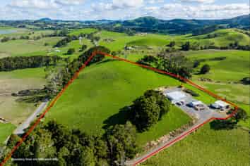 1043 Whananaki North Road, Opuawhanga