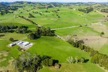 1043 Whananaki North Road, Opuawhanga