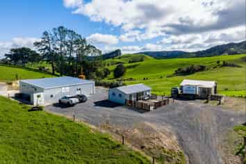 1043 Whananaki North Road, Opuawhanga