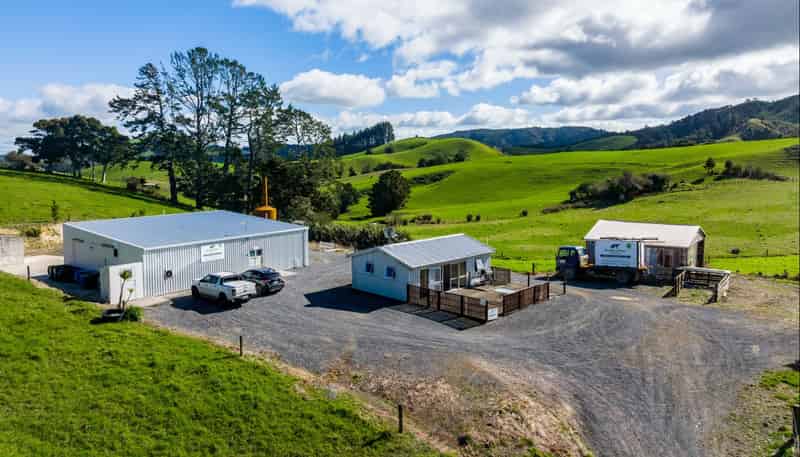 1043 Whananaki North Road, Opuawhanga