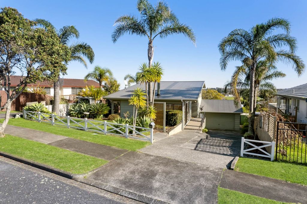Property value 32 Lewisham Street, Highland Park realestate.co.nz
