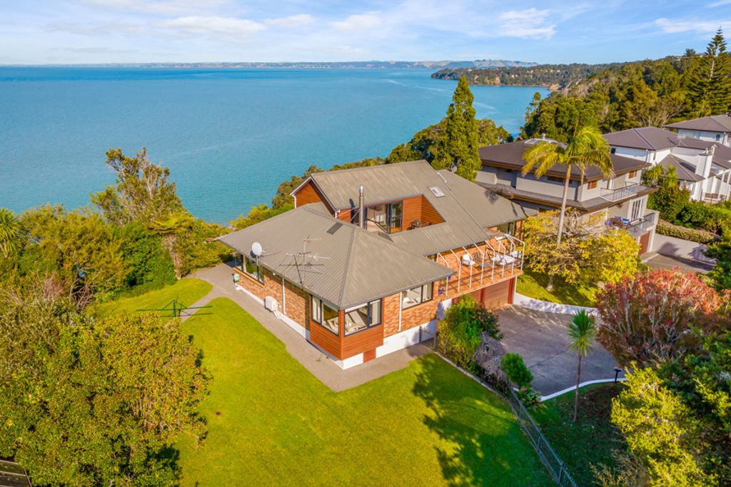 Property value 68 Cliff View Drive, Green Bay realestate.co.nz