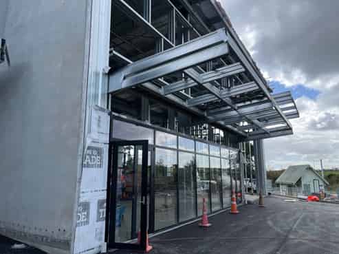 15 Showroom/warehouse units