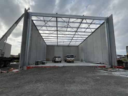 15 Showroom/warehouse units