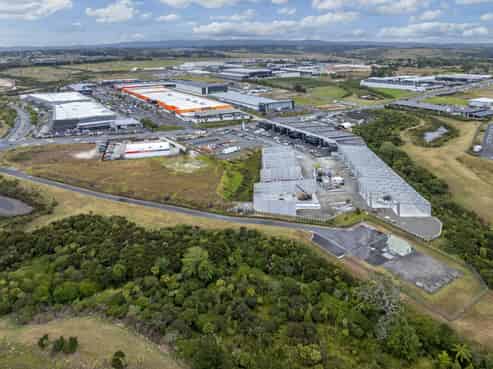 15 Showroom/warehouse units