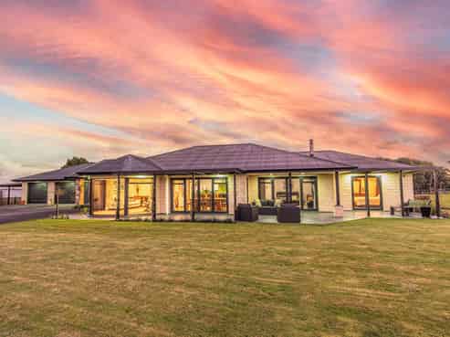 298 No 2 Line, Okoia