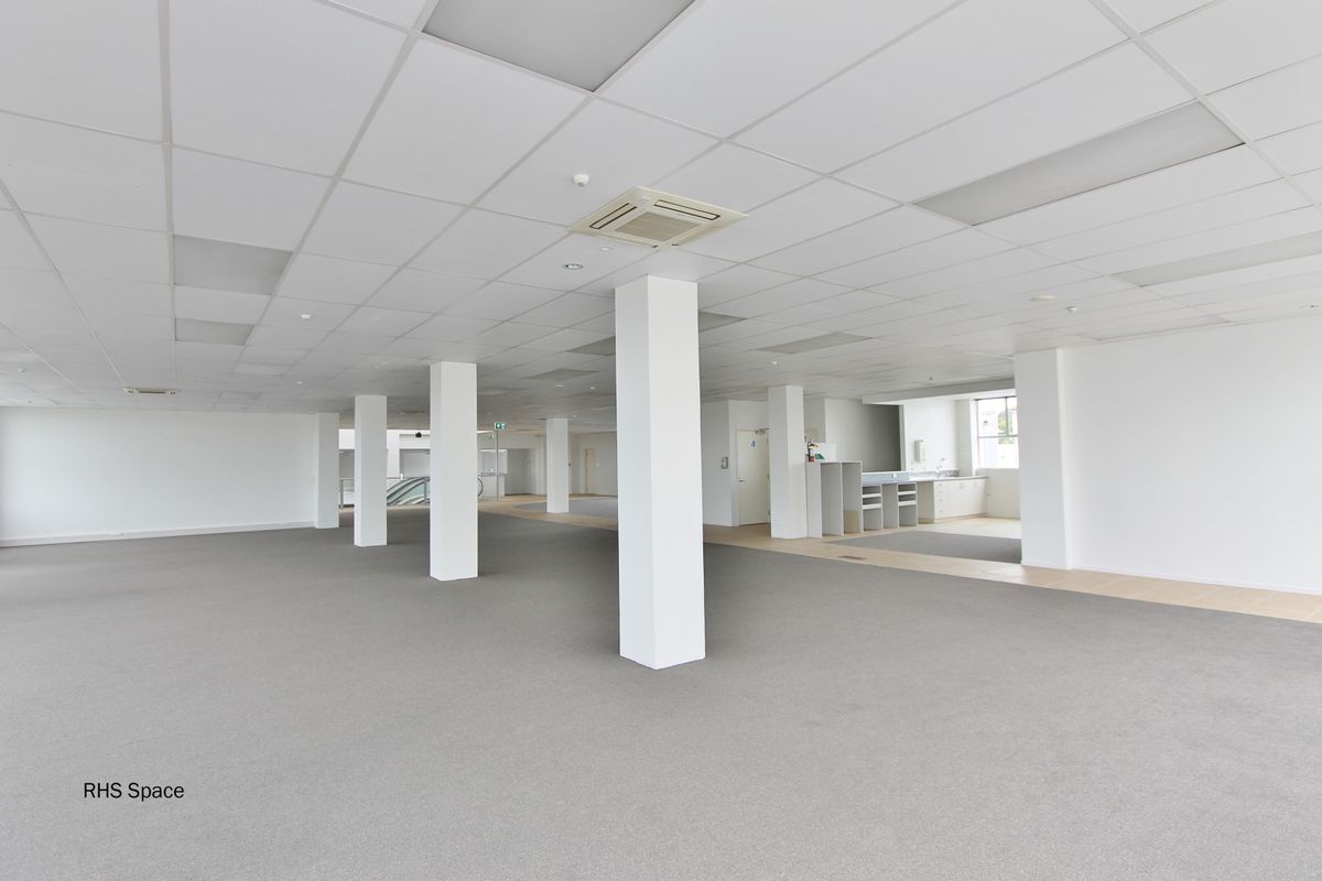 Large, flexible first-floor space in CBD - Vista 5