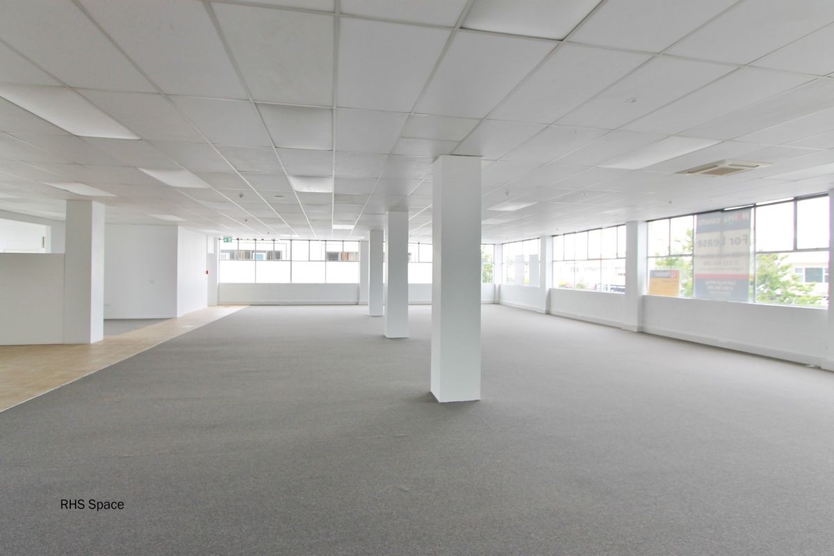 Large, flexible first-floor space in CBD - Vista 3
