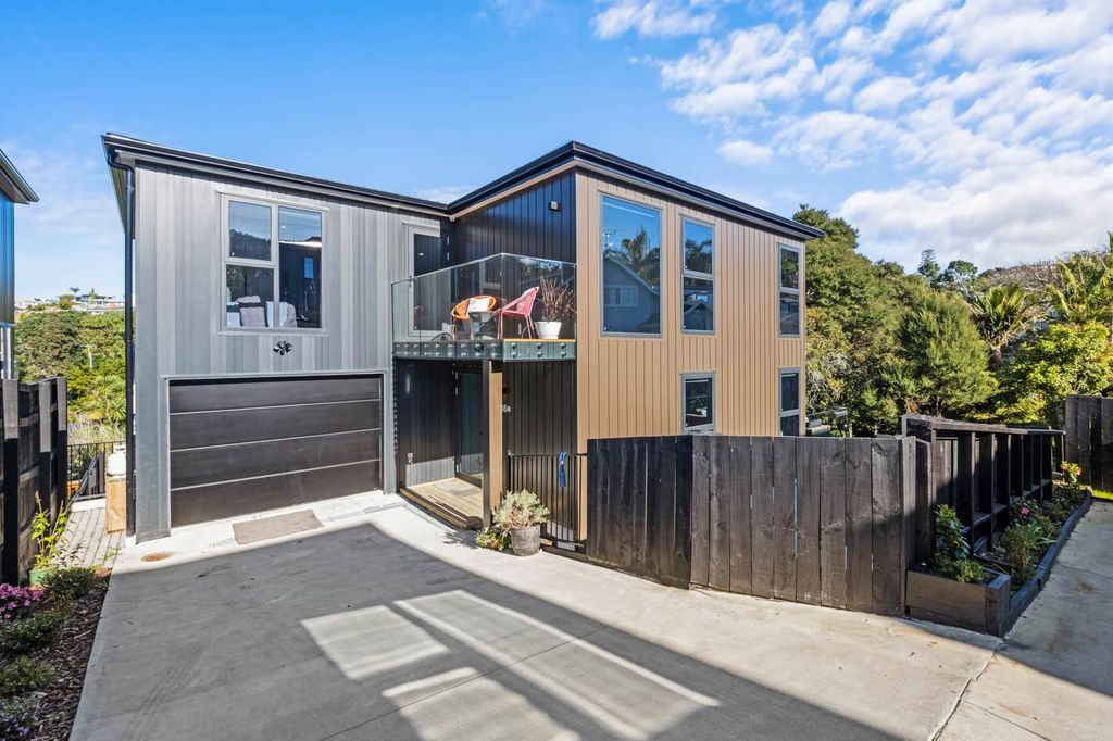 Sold 46B Peter Terrace, Castor Bay realestate.co.nz