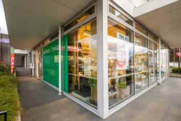 High Profile Prime Tenancy in Richmond