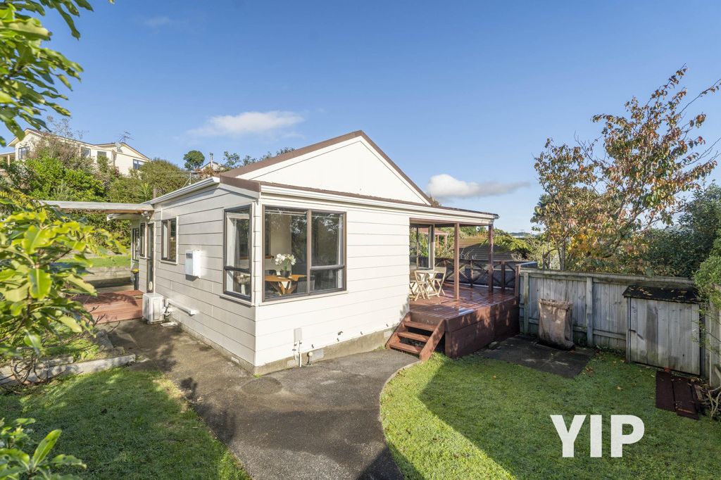 Sold 30 Guadeloupe Crescent, Grenada Village realestate.co.nz