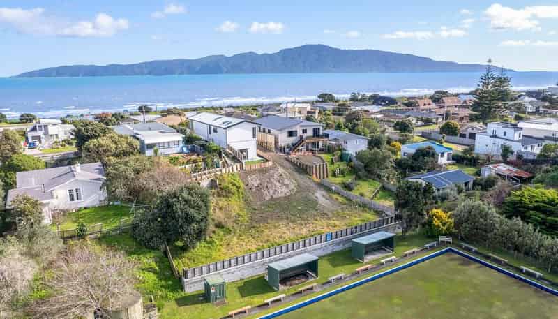 85a Seaview Road, PARAPARAUMU BEACH, Kapiti Coast For Sale realestate.co.nz