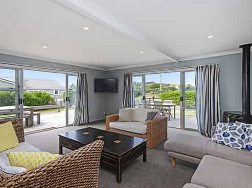 8 Harper Road, Waimarama