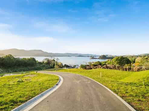  Camp Street / Batham Way, Broad Bay