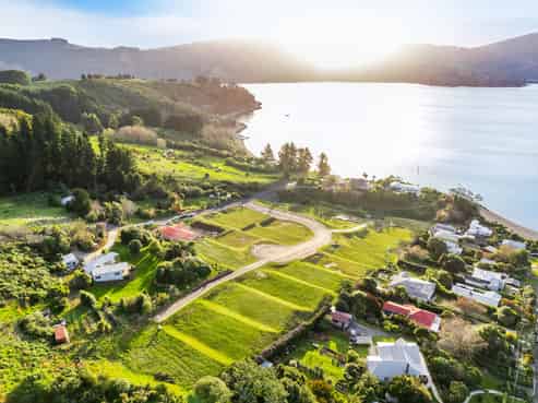  Camp Street / Batham Way, Broad Bay
