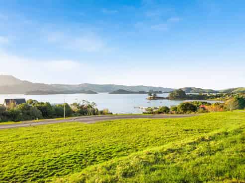  Camp Street / Batham Way, Broad Bay