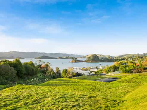  Camp Street / Batham Way, Broad Bay