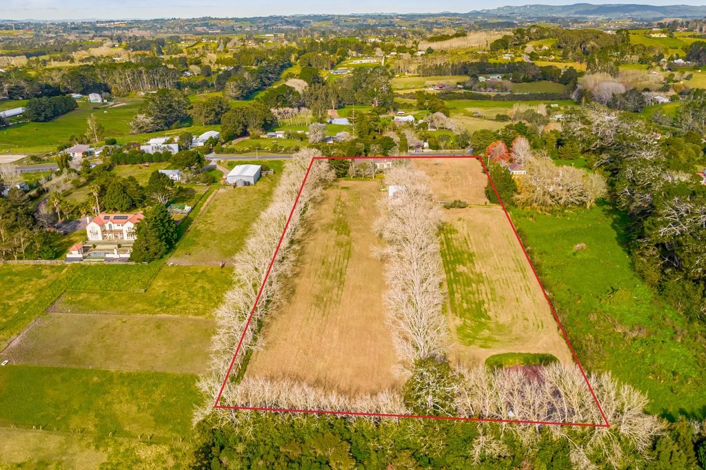 Sold 76 Tawa Road, Kumeu realestate.co.nz