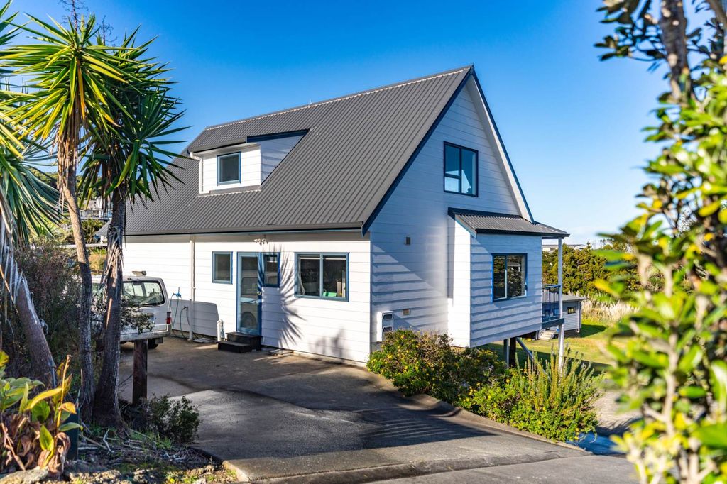 Property value 56 Cullen Street, Mangawhai Heads realestate.co.nz