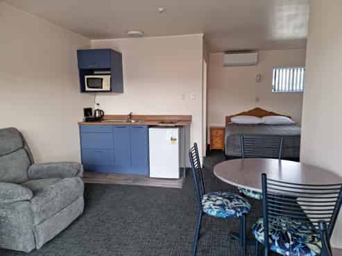 Vendor Must Sell - Fully Refurbished 10 Unit Motel