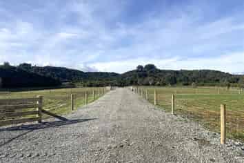  249 Coulson Road, Paroa