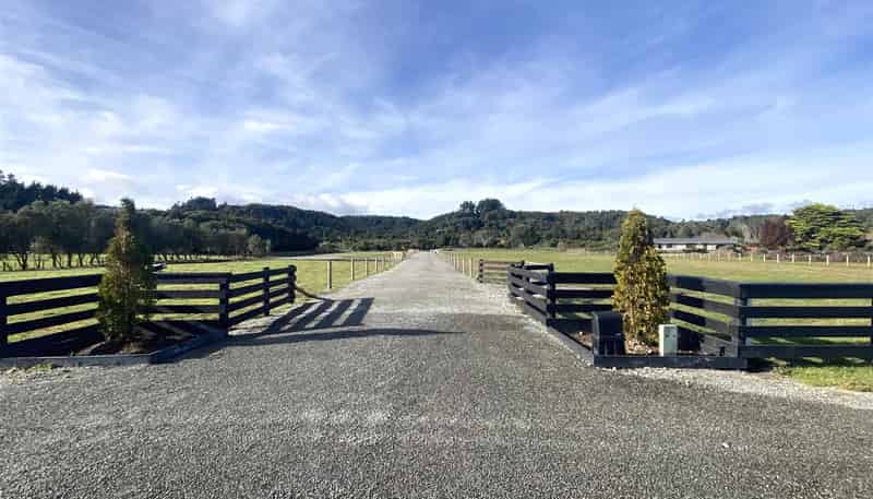  249 Coulson Road, Paroa