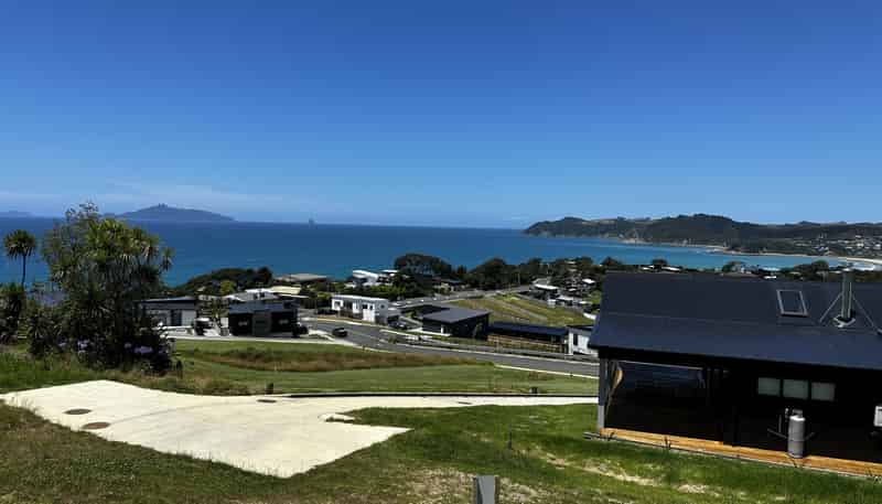 16B Blue Moon Rise, Langs Beach