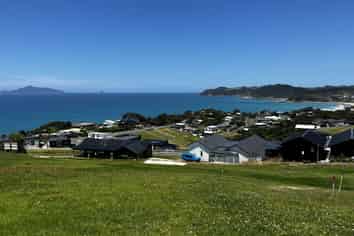 8 Aquarius Lane, Langs Beach