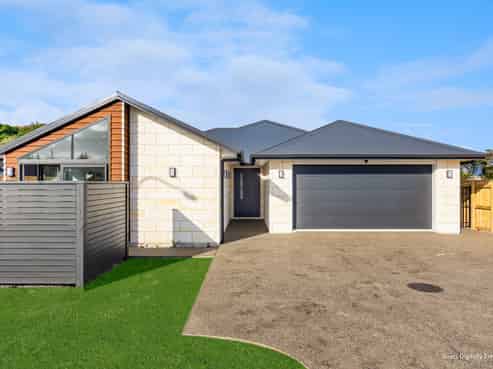 104 The Drive, Otaihanga