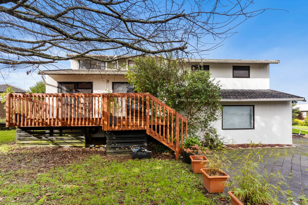 Sold 19 Palmetto Place, Goodwood Heights realestate.co.nz