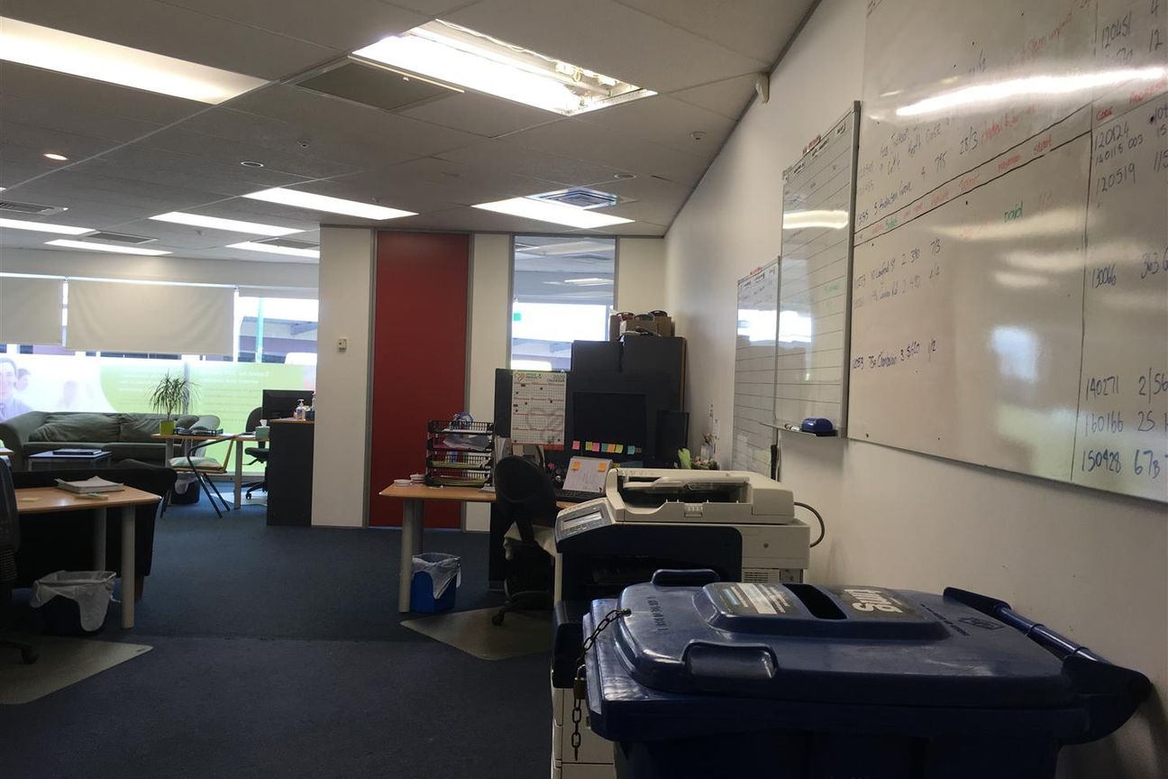 Mid-size Quality Office - Meer