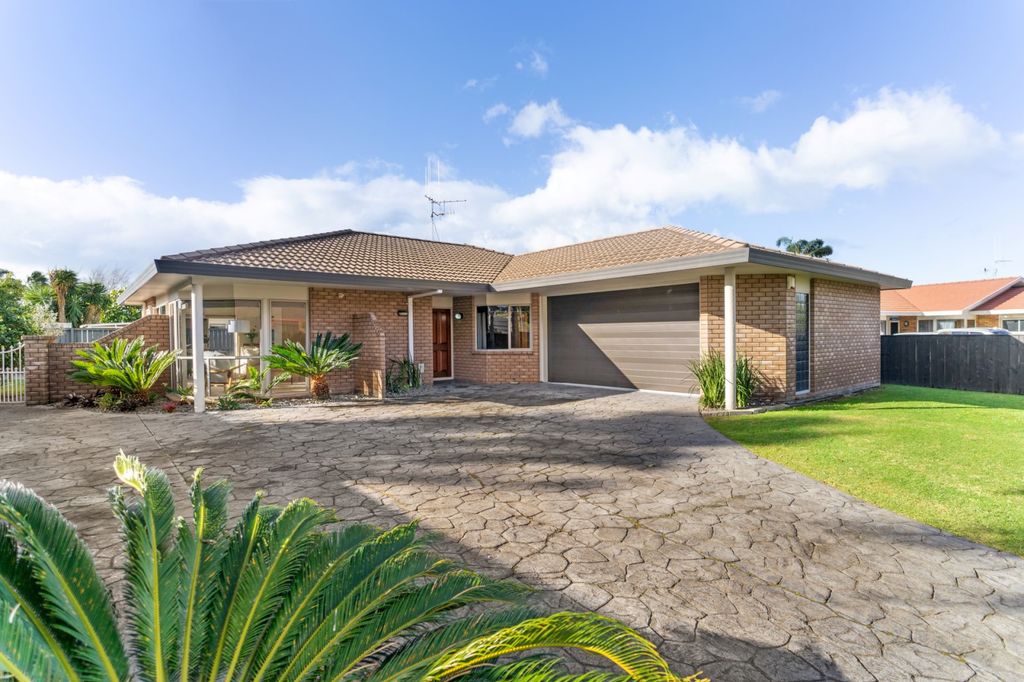 Sold 45 Bayfair Drive, Mount Maunganui realestate.co.nz