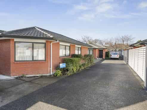 2/32 Gibbons Street, Upper Hutt