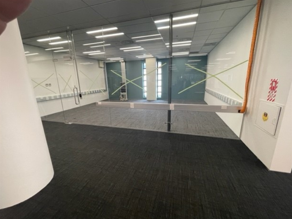 Modern Office Space Approx 500sqm - Mehr