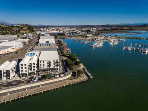 Waterfront opportunity in landmark building