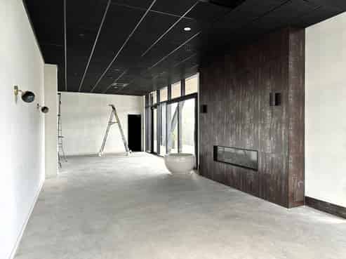Waterfront opportunity in landmark building