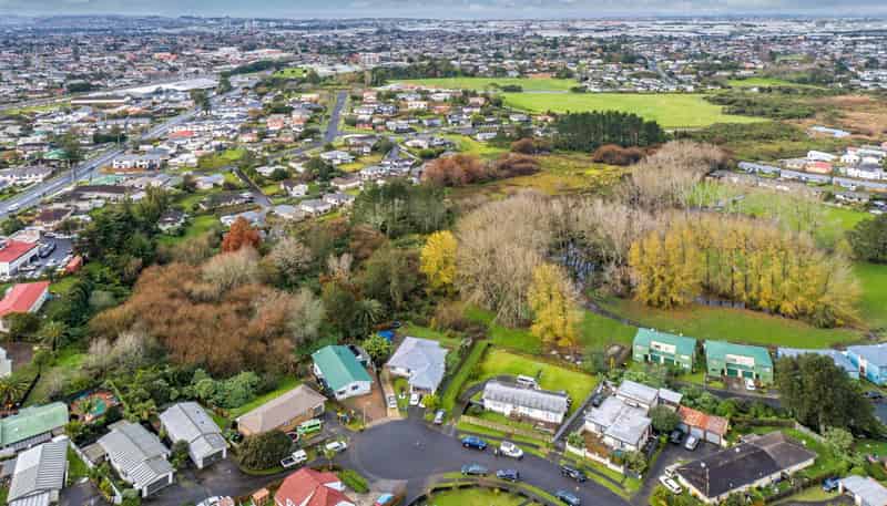 110 Station Road and 18 Phoenix Place, Papatoetoe