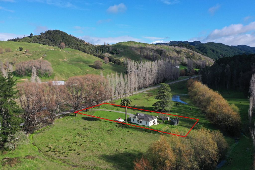 Property value 1534 Tauwhareparae Road, Tolaga Bay realestate.co.nz
